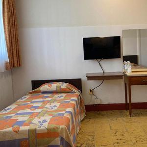 Hotel Y Parque Acuático La Caldera