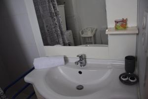 Appartements Studio evasion campagnarde avec jardin et parking, proche de Eurexpo et GroupamaStadium : photos des chambres