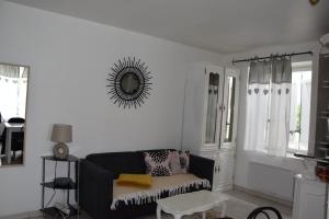 Appartements Studio evasion campagnarde avec jardin et parking, proche de Eurexpo et GroupamaStadium : photos des chambres