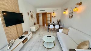 Skyline 2 Gran terraza privada y vistas a la piscina