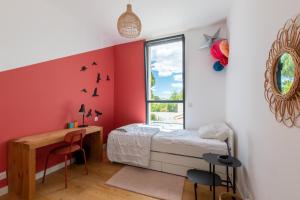 Villas LA CONTEMPORAINE au calme avec sa piscine, wifi fibre, 8 personnes : photos des chambres