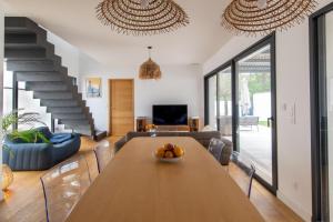 Villas LA CONTEMPORAINE au calme avec sa piscine, wifi fibre, 8 personnes : photos des chambres