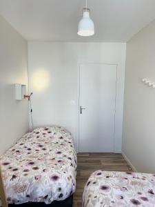 Appartements Appartement 50 M de la mer : photos des chambres