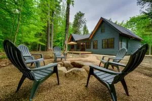 Secluded Wilmington Cabin Fire Pit and Grill - North Pole
