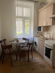 Wonderful Apartment Near The Old City