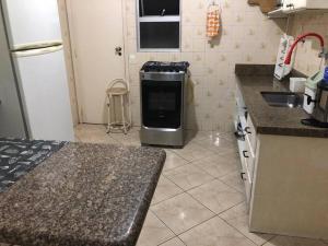 Apartamento completo na enseada 300 m da praia