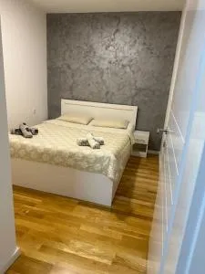 Mia Gi - Donji Vukodol