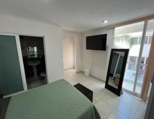 12 VENATOR House Boutique