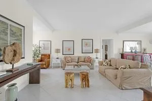 Wave Song - Stunning apartment on beach with pool - Chub Cay