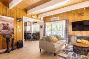 Family Lake Arrowhead Home Sleeps 12 and Gameroom - ليك أروهيد