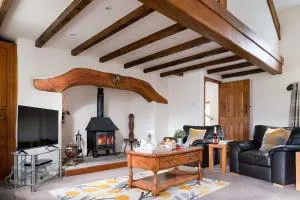 PLAS IWRWG GRANARY - Stunning Barn Conversion based in North Wales - Tal-y-Cafn