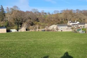 PLAS IWRWG GRANARY - Stunning Barn Conversion based in North Wales