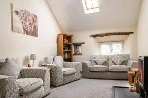 GORSE BARN - A cosy barn conversion in North Wales with a log burner - Tal-y-Cafn