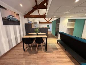 Mini-Loft, terrasse 24m2, Internet Haut-débit, garage privé et place de parking