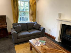 Historical North Cottage in Old Deer