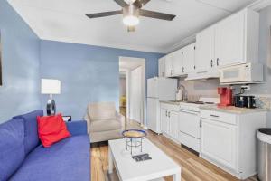 Sunset Beach Suites at Madeira Beach! Steps to Beach & Restaurants! - Suite 2