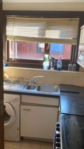 Double room near Uni &shopping center & free parking
