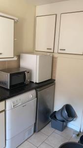 Double room near Uni &shopping center & free parking