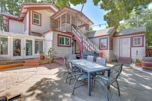 Historic Woodland Escape with Patio and Fire Pit! - 伍德兰