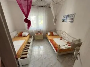 Apartments by the sea Businci, Ciovo - 9450 - Slatine