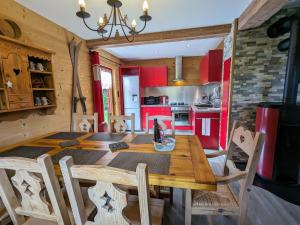 Chalet chaleureux à Cornimont - 3 chambres, terrasse, proche village et activités montagnardes - FR-1-589-296