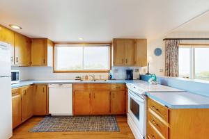 2 Bed 2 Bath Vacation home in Waldport