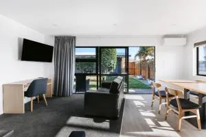 Cobblestone Court Motel - Wenzel Motels - 陶朗加