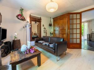 Maisons de vacances Holiday Home in Laroque with Private Pool : photos des chambres