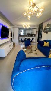 Luxury 5 Beds Penthouse - Private Jacuzzi & Karaoke Bar & Free Parking