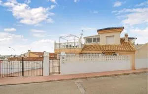 Gorgeous Home In Ciudad Quesada - Almoradí