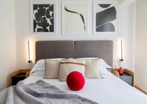 SANTA FE Red Beautiful Apartment!