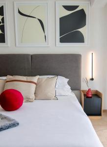 SANTA FE Red Beautiful Apartment!