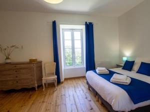 Maisons de vacances Grande maison renovee avec piscine privee et parc, ideale pour vacances en famille en Dordogne - FR-1-616-216 : photos des chambres