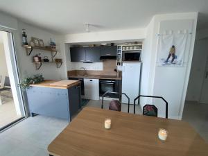 Appartements Appartement Neuf 3/4 Couchages a 30m de la Plage avec Parking - FR-1-364-161 : photos des chambres