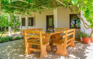 Amazing Home In Krnica