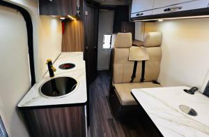 Camper amplia en cusco - Ford Campervan