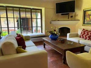 Casa Vecchia Centric Antigua Home AN010