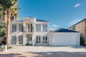 StayAU Family Group 6BR Oasis Sanctuary Lakeview - 4hvězdičkové hotely ve městě Point Cook