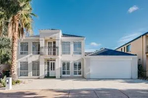 StayAU Family Group 6BR Oasis Sanctuary Lakeview - Пойнт-Кук