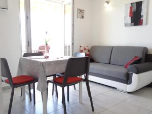 ON THE BEACH 4-pax Apartment A2 with a terrace & sea view