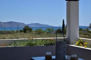 Gemi House by the Beach - Agios Aimillianos