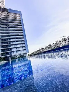 Cozy Vertu Ciputra World Studio Apartment in Surabaya by Le Ciel Hospitality - Wonokitri 2