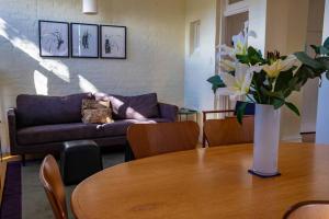 Battery Point Village - Stunning Large Home