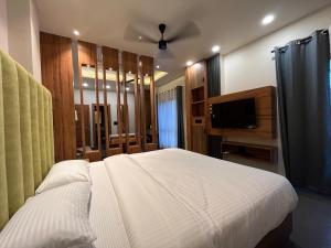 Konwar Inn & Suites