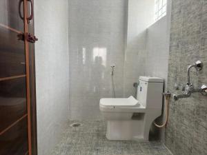 Cozy Room 1Bhk with Lift 502