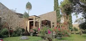 Azalea Villa's 9 Room - 图隆阿贡