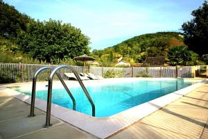 Maisons de vacances Gites La Palombiere La Gardelle : photos des chambres