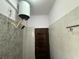 Cozy Room 1Bhk with Lift 103