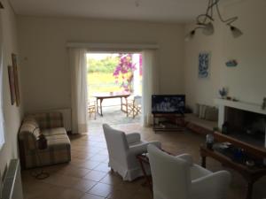 sxinias pool villa
