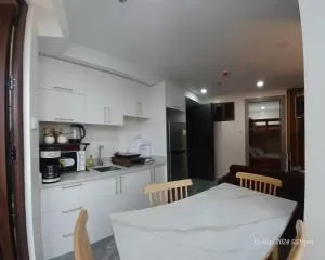Modern 1Bedroom Condo,with heated Roofdeck pool by Mist and Pine - Banaue